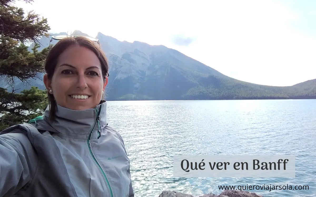 Yo junto al lago Minnewanka