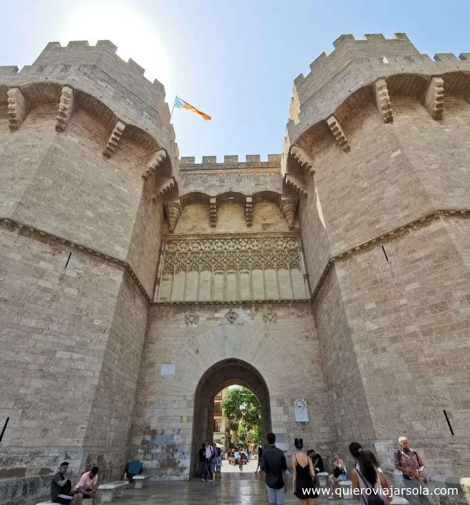 Qué ver en Valencia, Torres de Serranos