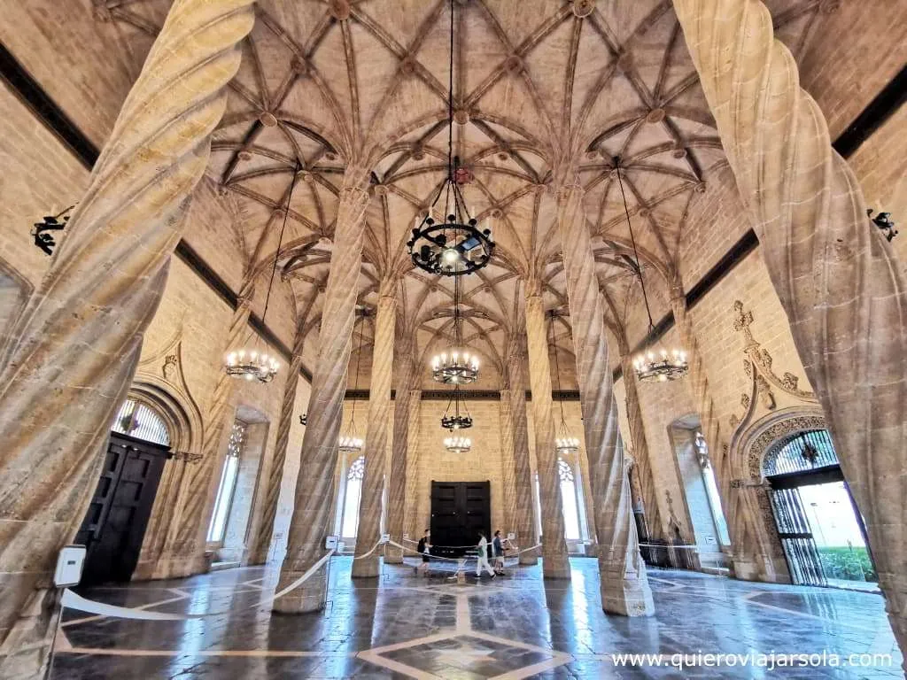 Viajar sola a Valencia, Lonja de la Seda