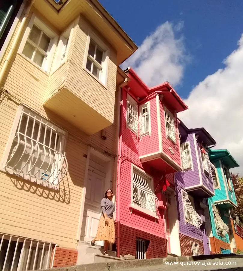 Yo en las casitas de colores