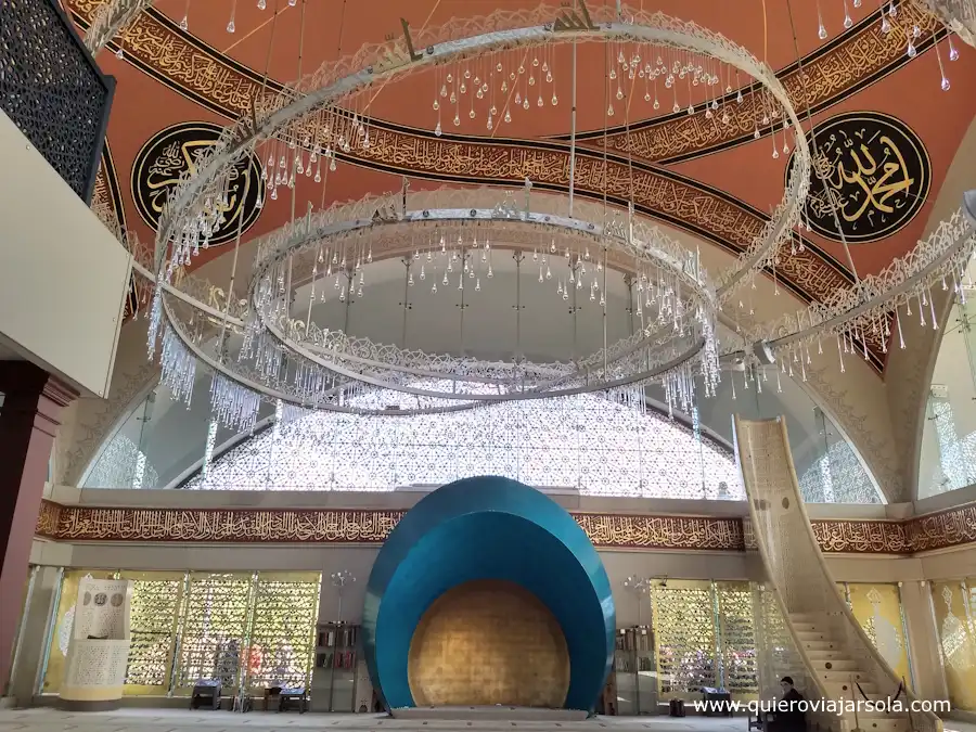 Interior de la mezquita