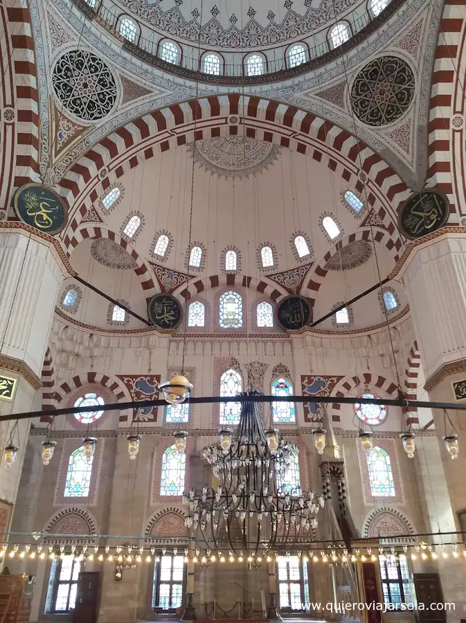 Interior de la mezquita