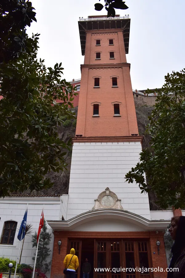 Exterior del ascensor