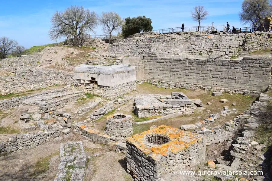 Zona de ruinas en Troya