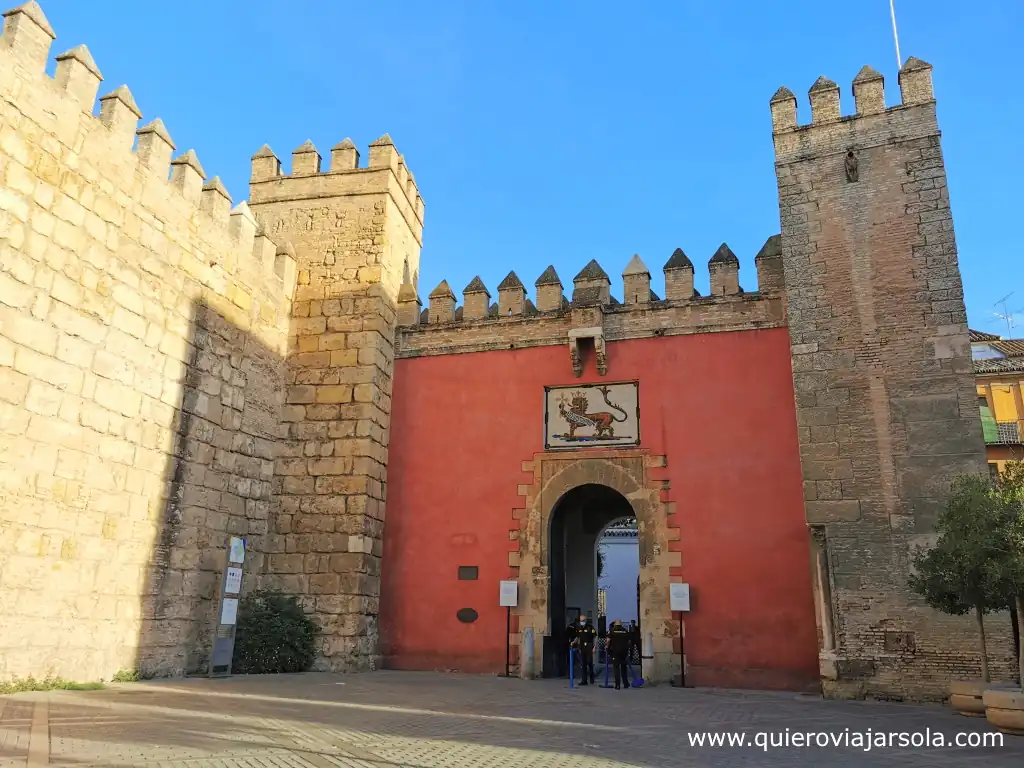 Real Alcázar de Sevilla, Puerta del León