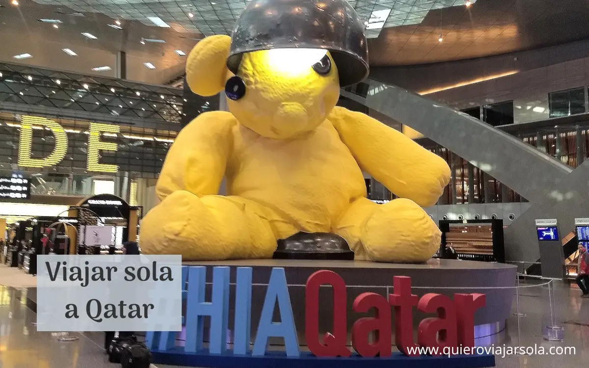 EL muñeco famoso del aeropuerto de Doha