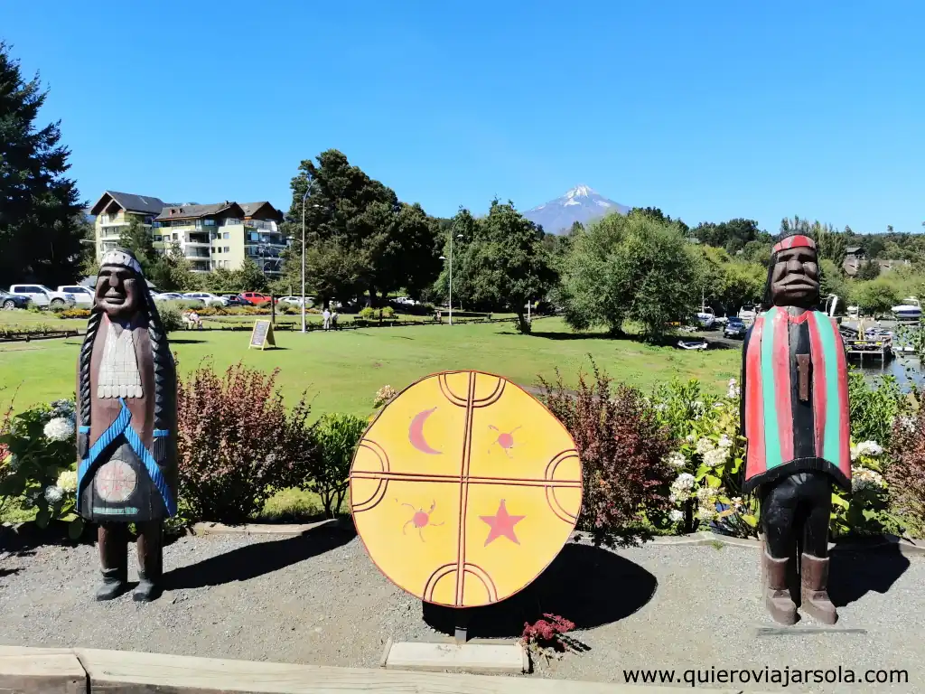 Qué hacer en Pucón, esculturas mapuches