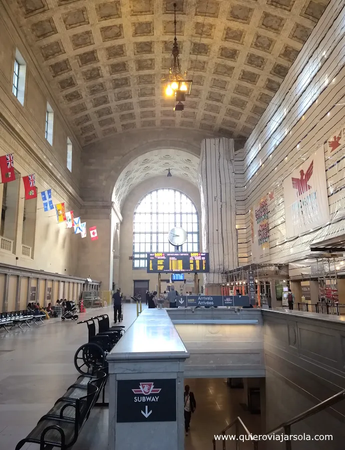 Interior de la estación