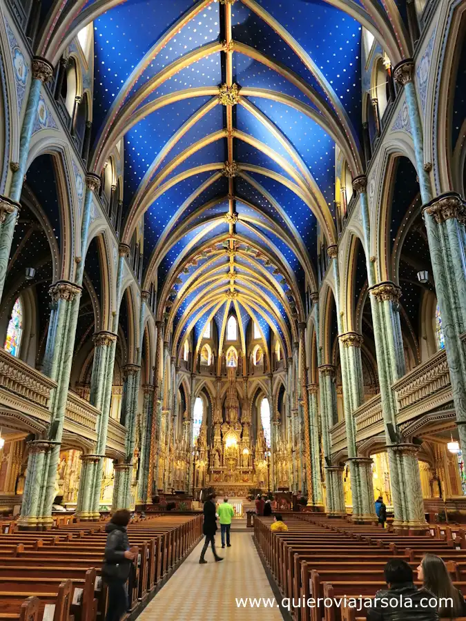 Interior de la iglesia
