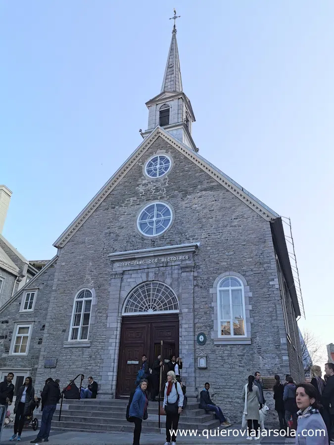 Fachada de la iglesia