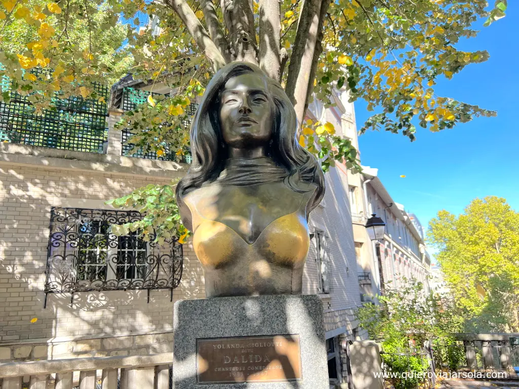 Qué ver en Montmartre, busto de Dalida
