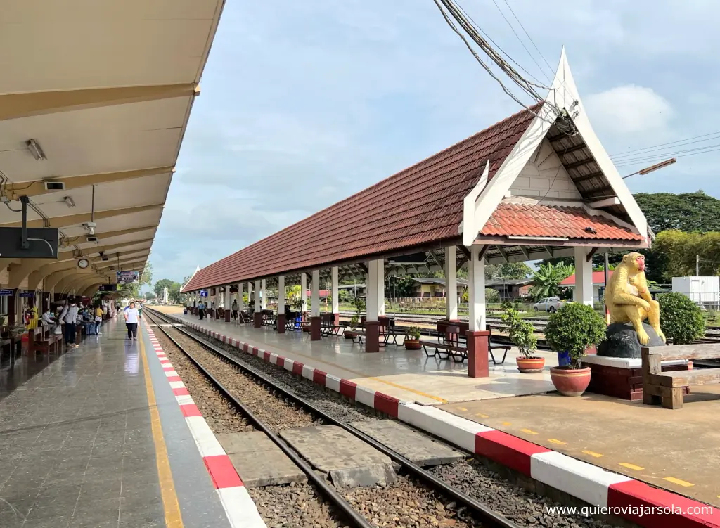 Qué ver en Lopburi, estación de tren