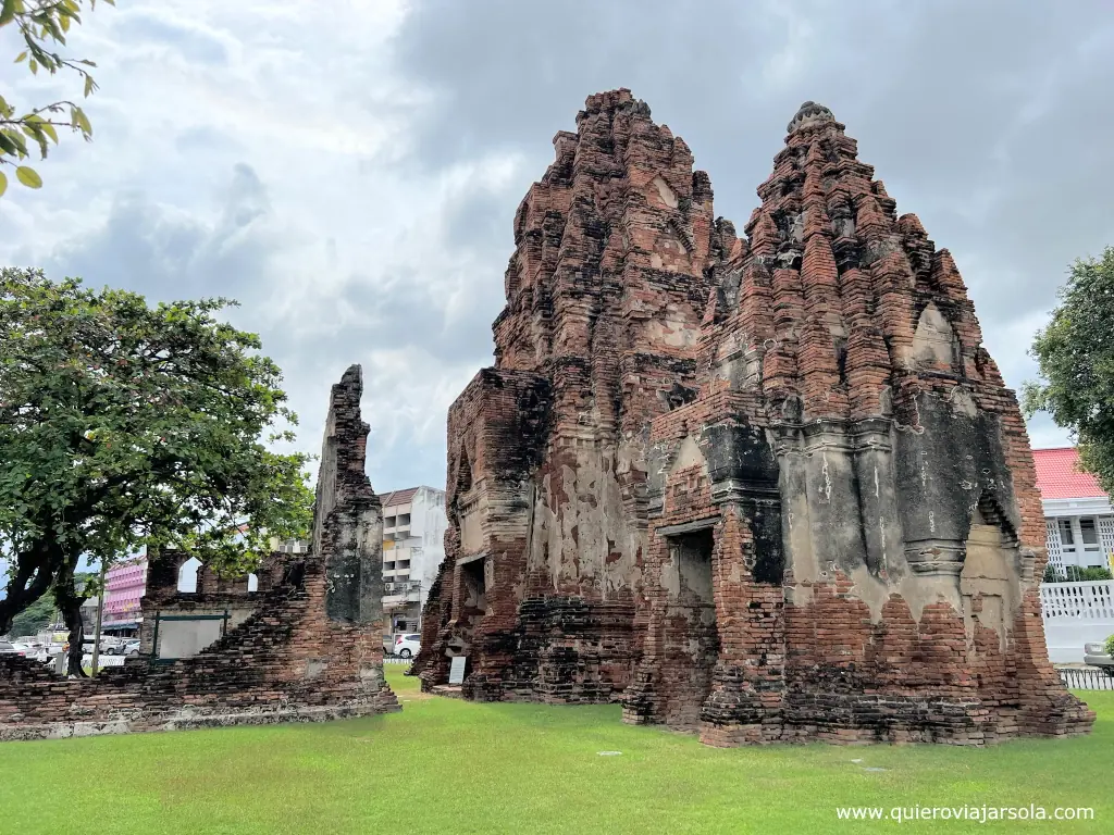 Que ver en Lopburi, ruinas Prang Khaek