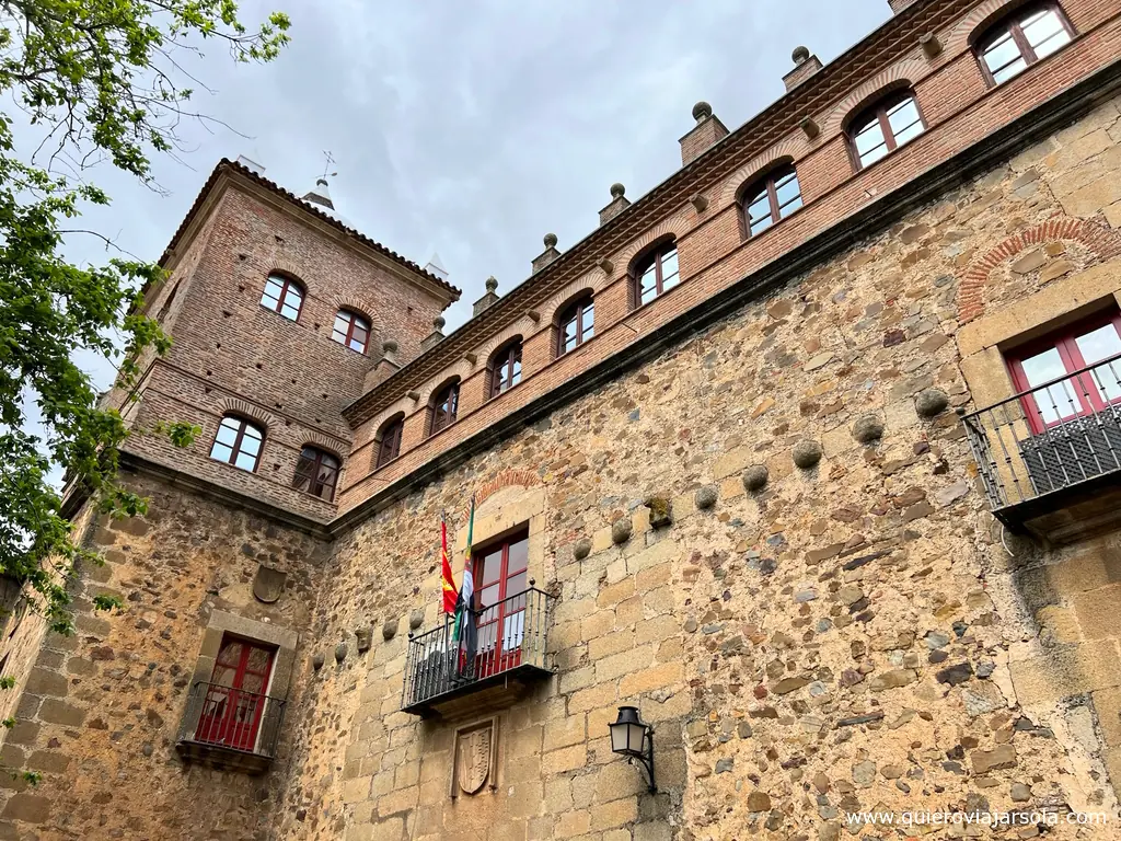 Qué ver en Cáceres capital, Palacio Toledo - Moctezuma