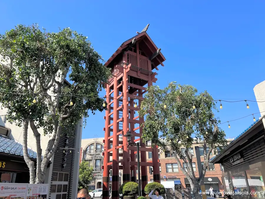 Campanario de estilo japonés