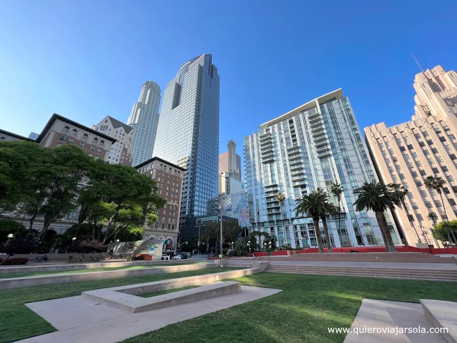 Vista de los rascacielos de Pershing Square