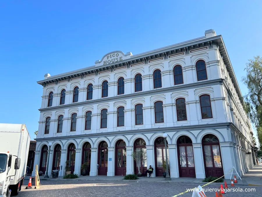 Fachada de Pico House