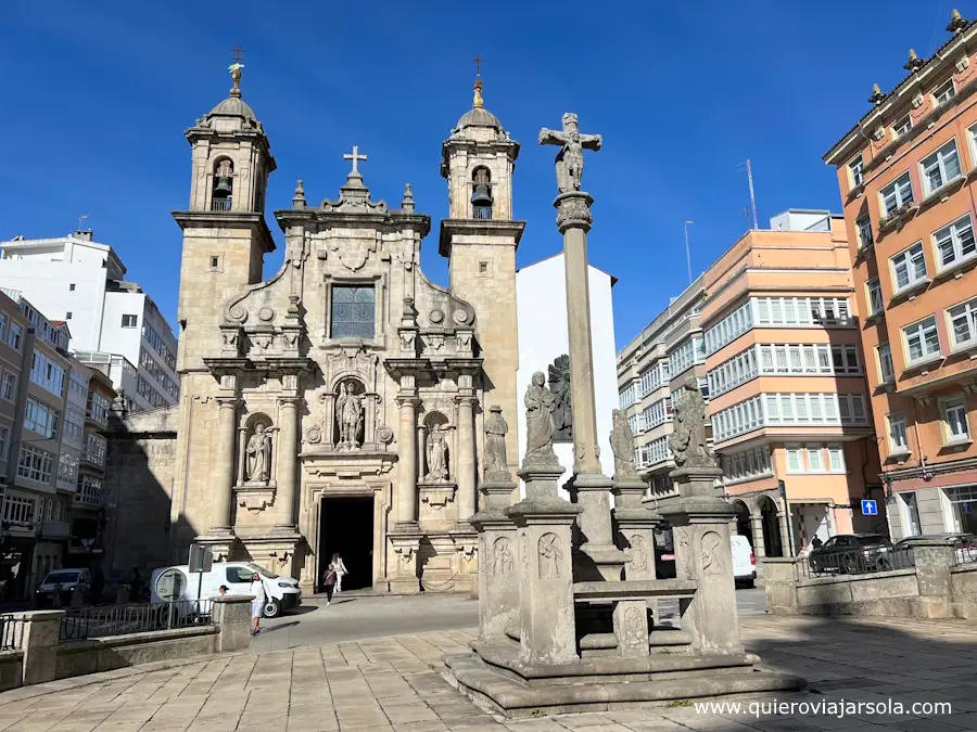 Fachada y crucero de la iglesia