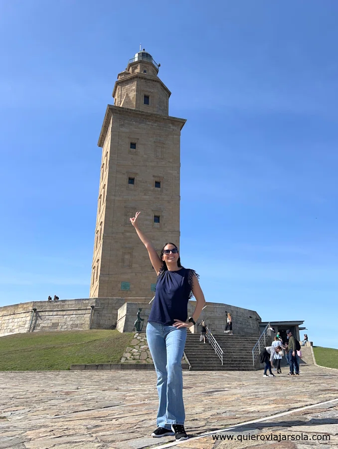 Yo frente a la Torre de Hércules