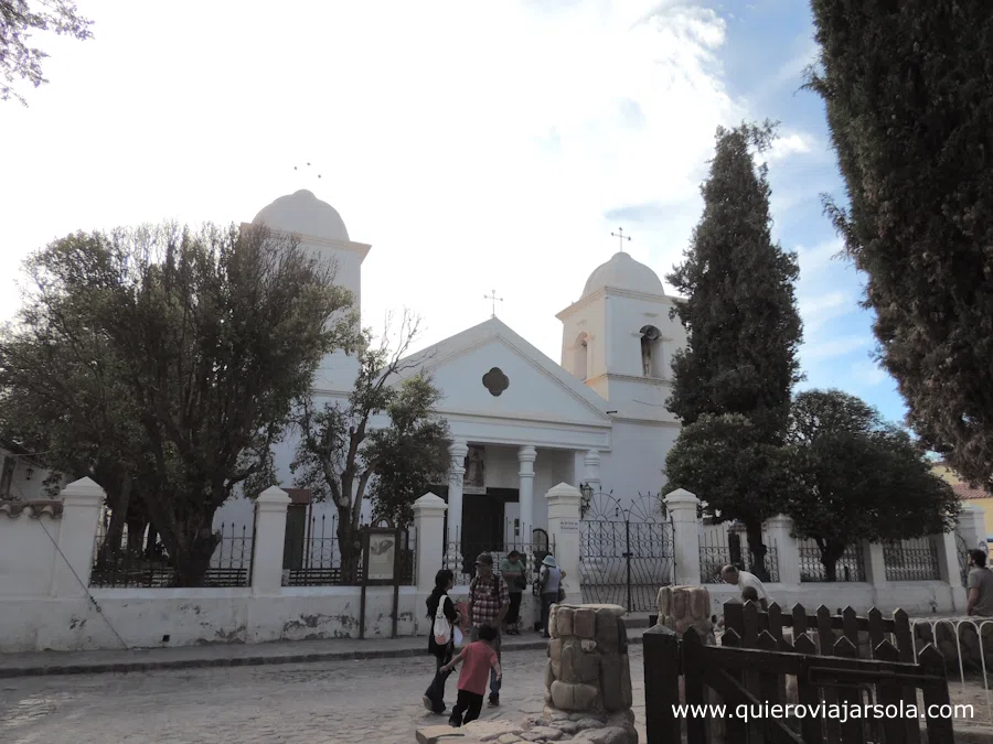 Fachada de la iglesia