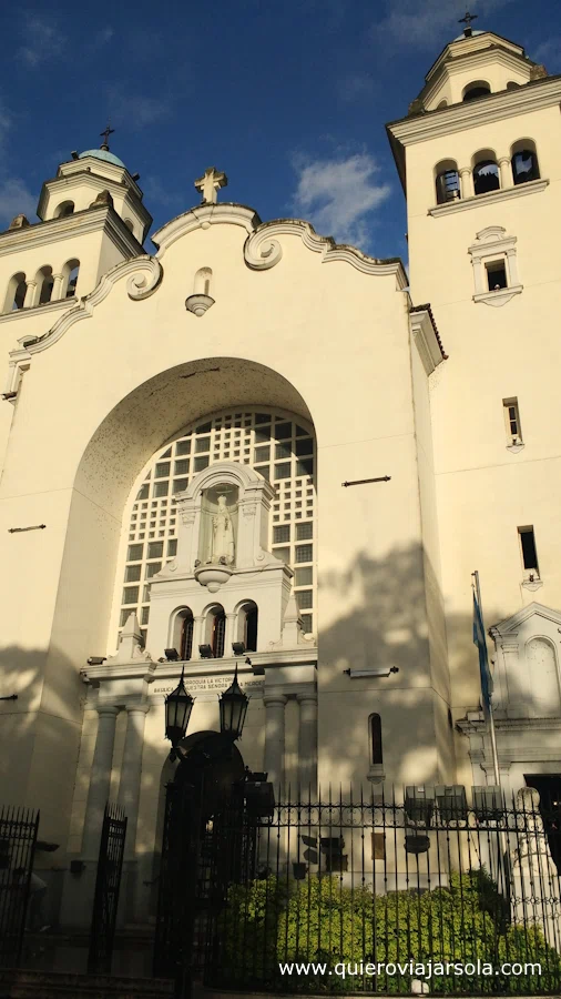 Fachada y torres de la basílica