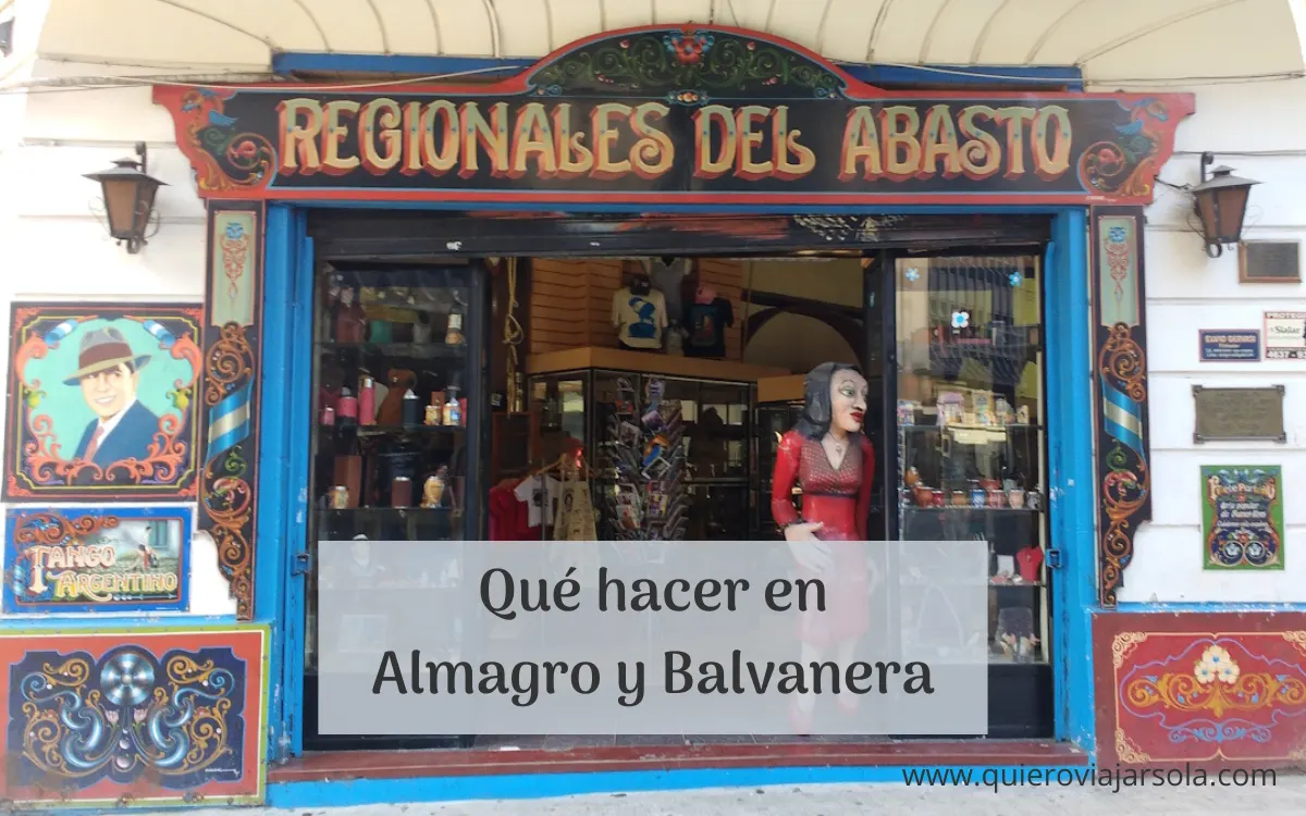 Una tienda de recuerdos con el fileteado argentino en el barrio del Abasto