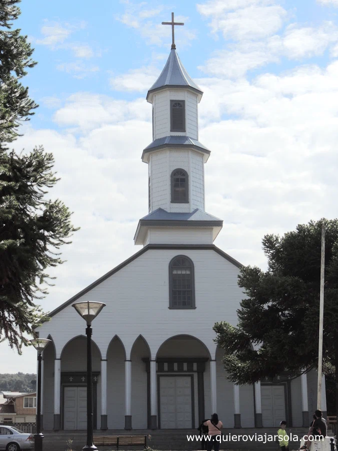 Fachada de la iglesia