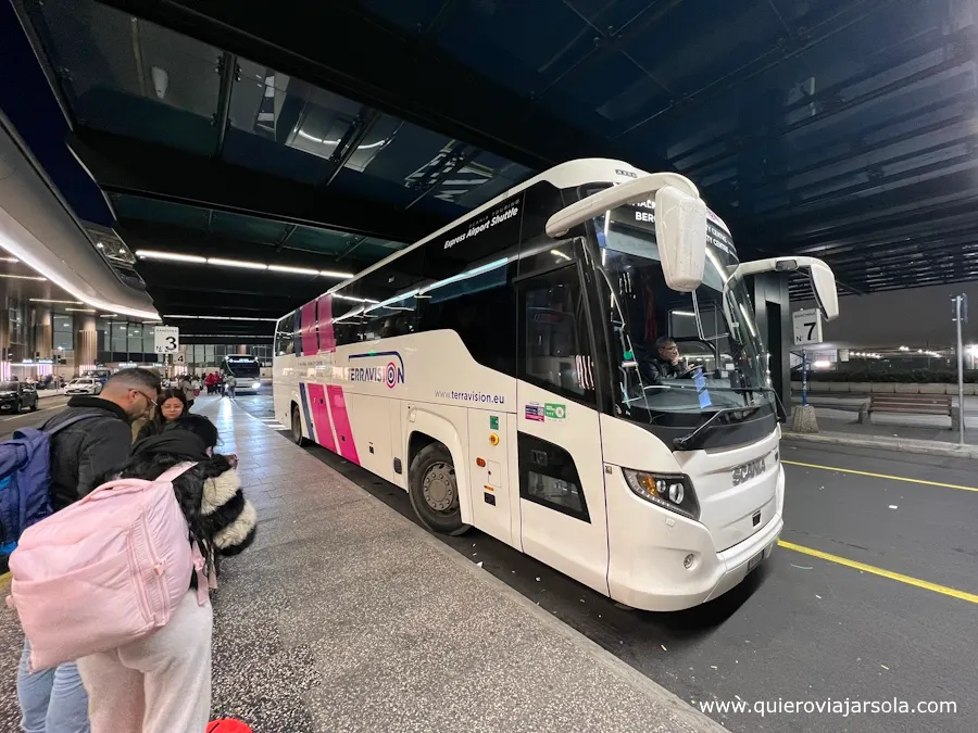 Autobús de Terravision en el aeropuerto de Malpensa