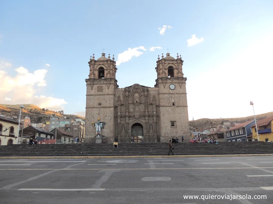 Fachada de la Catedral de Puno
