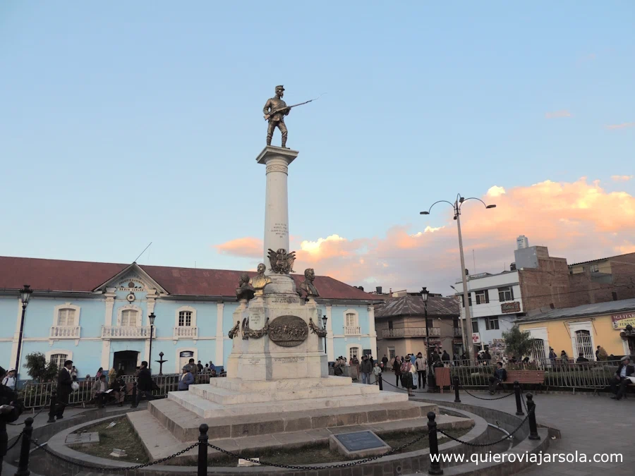 Figura central de la plaza