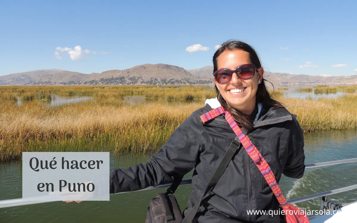 Yo en la excursión a las islas de los Uros en Puno