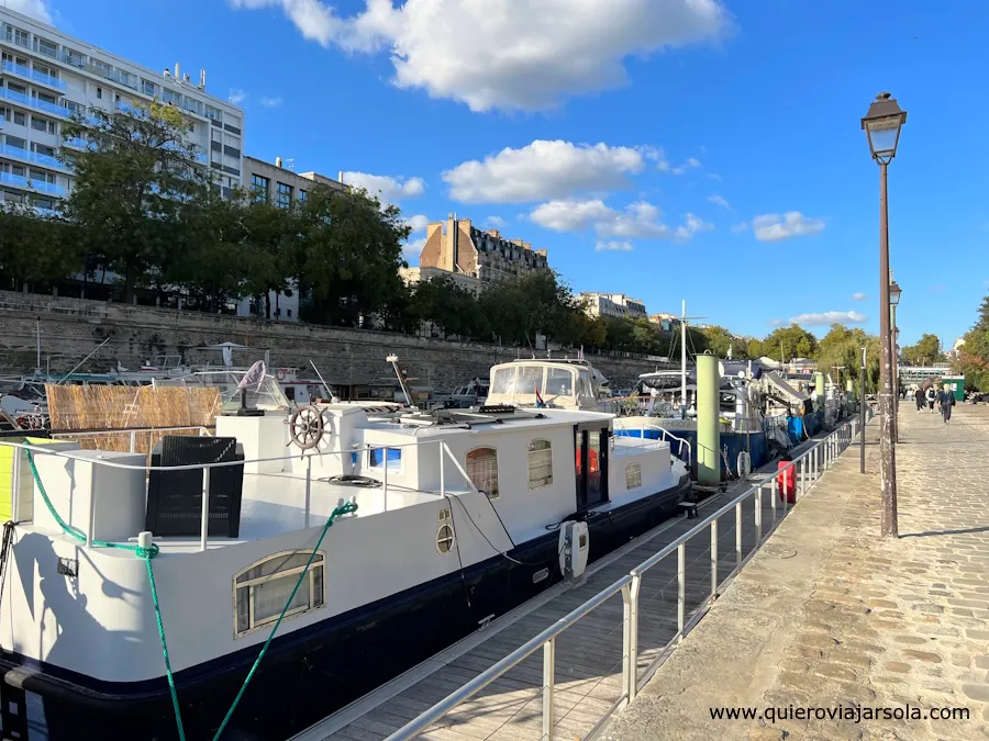 Barcos-casa en el canal