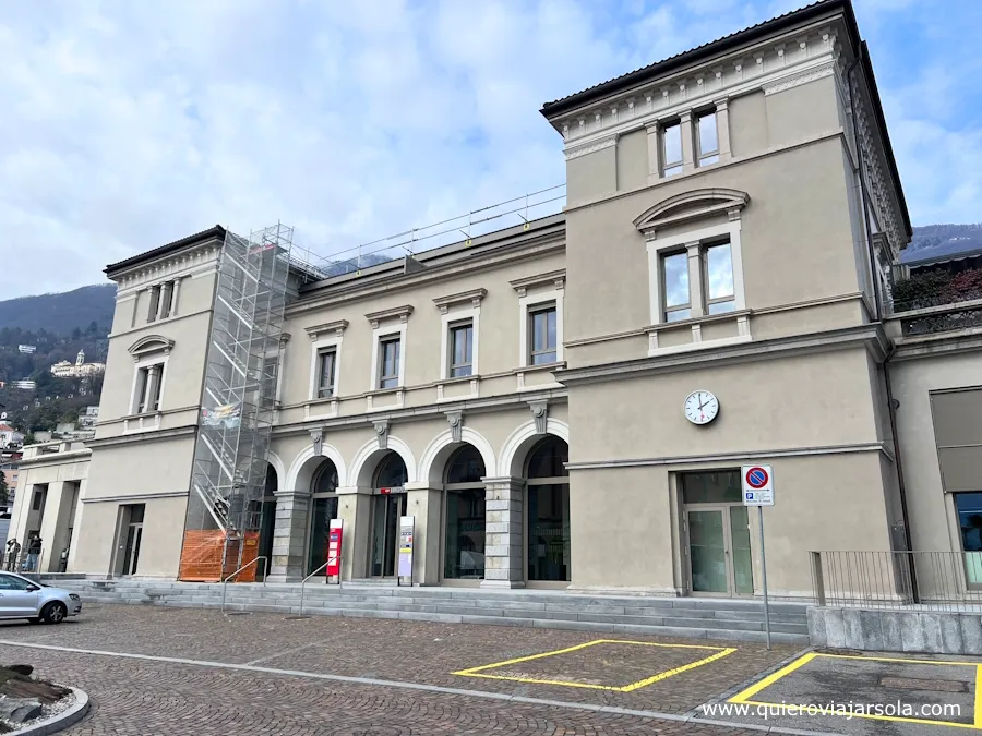 Fachada de la estación