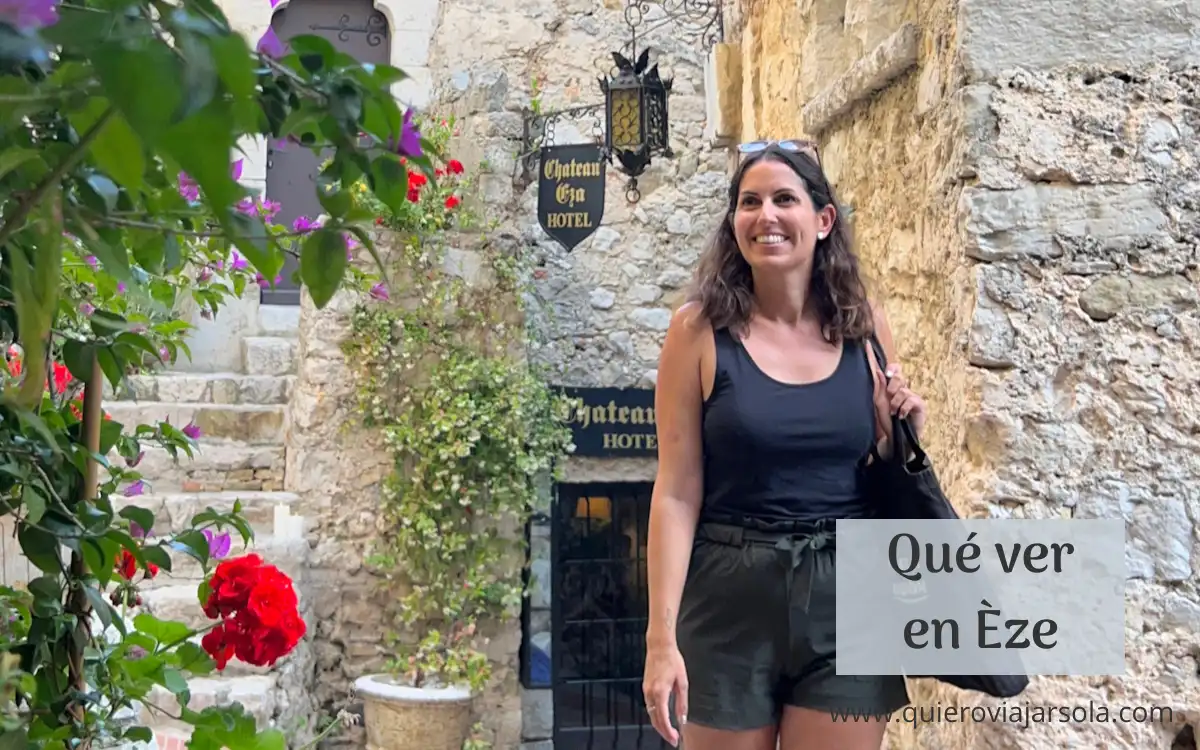 Yo en las callejuelas de Èze