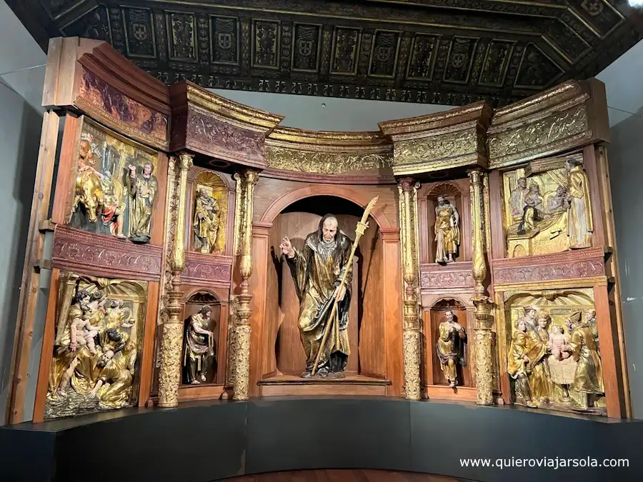 Retablo de San Benito en el museo