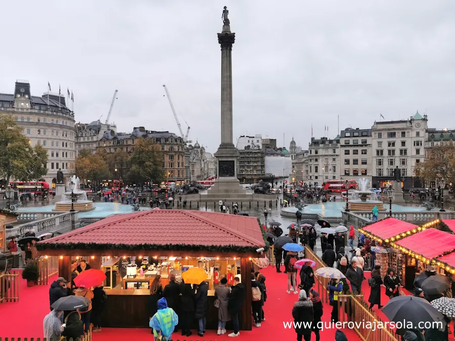 Vista de la plaza en navidad