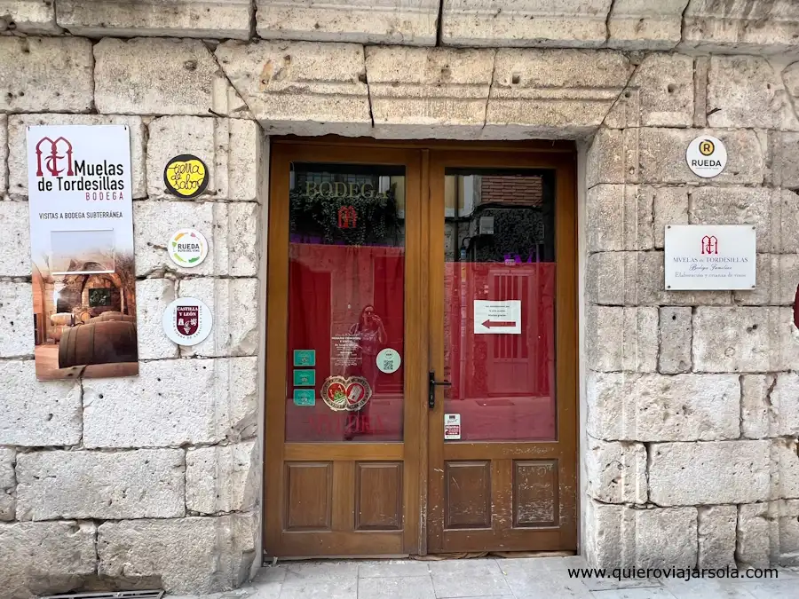 Entrada de la bodega