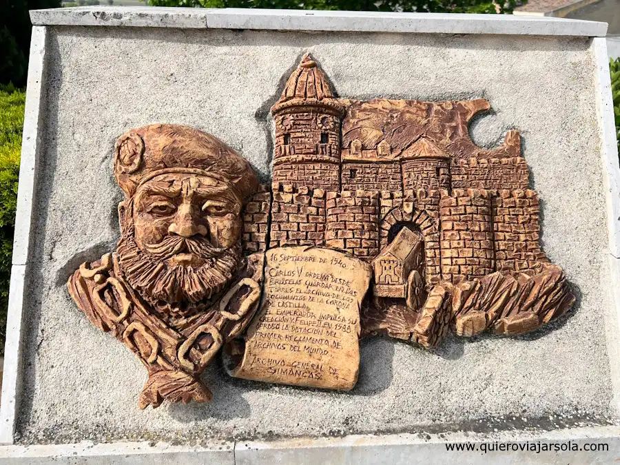 Relieve de Carlos V en el mirador