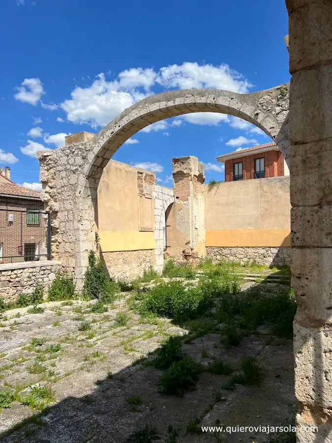 Ruinas de la iglesia de Santiago