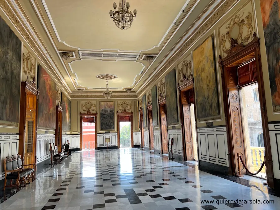 Una de las salas del palacio