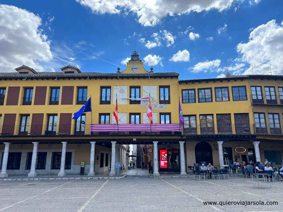 Ayuntamiento en la plaza Mayor