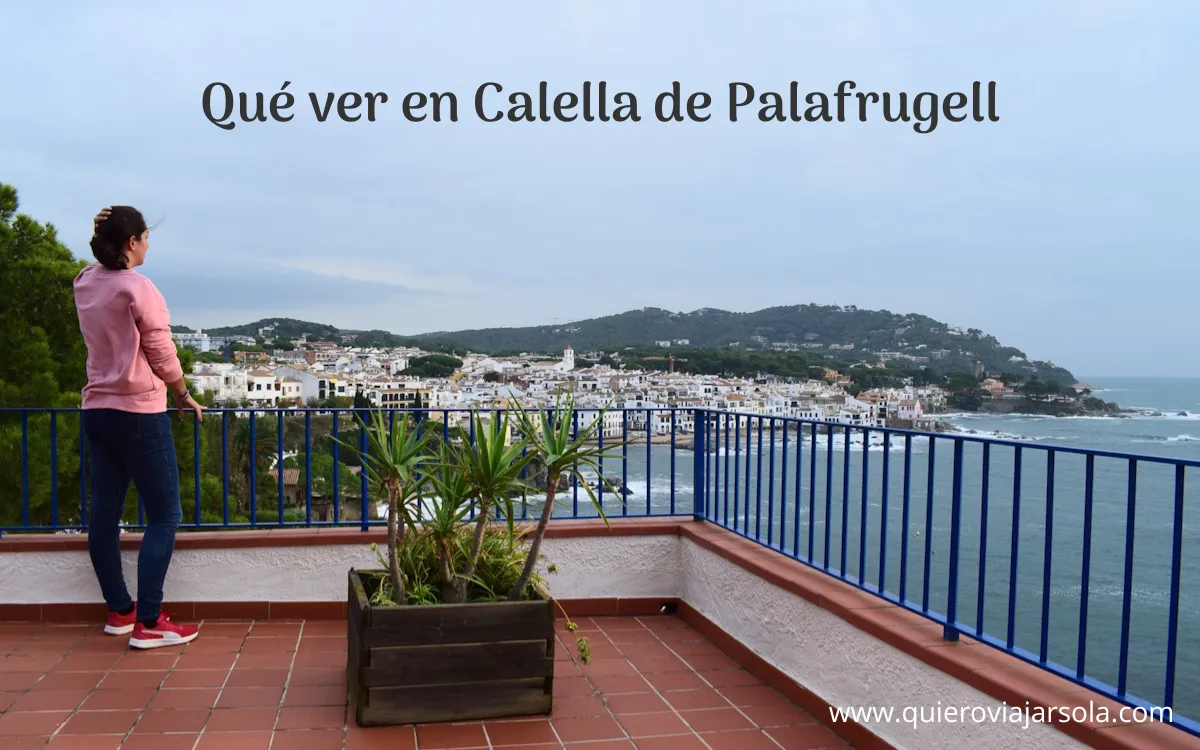 Yo admirando las vistas desde mi hotel en Calella de Palafrugell