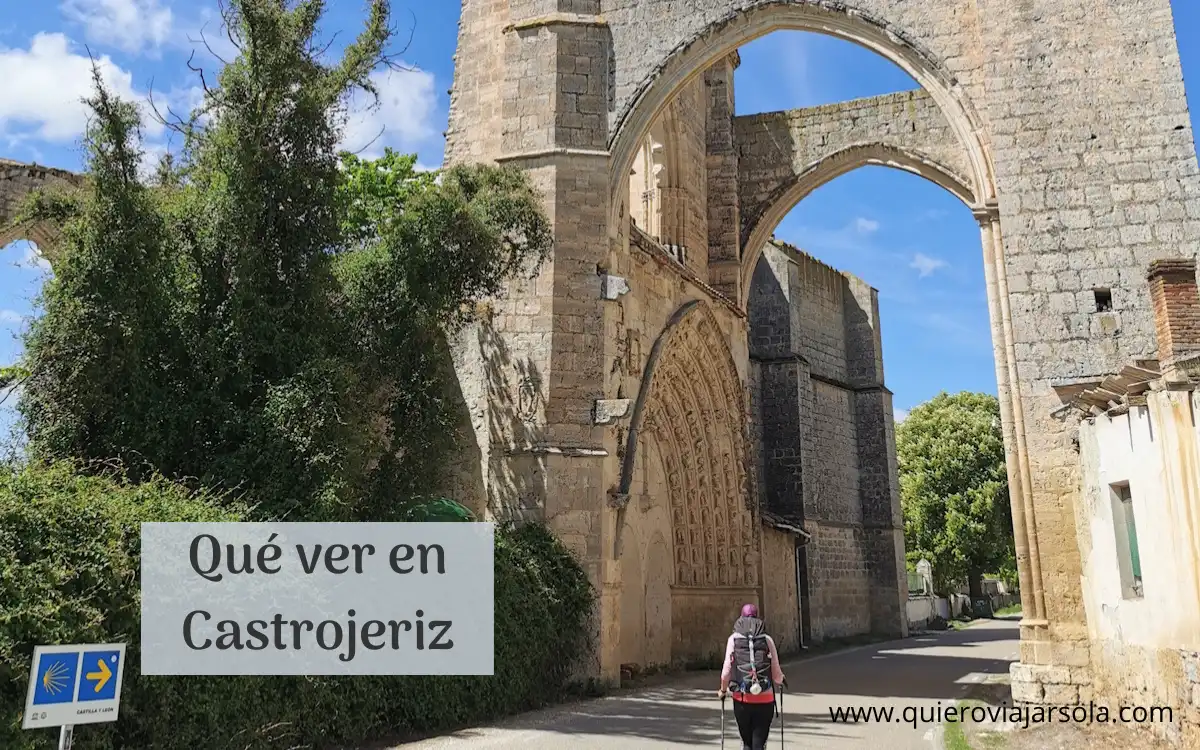 Yo pasando por las ruinas del Convento de San Antón