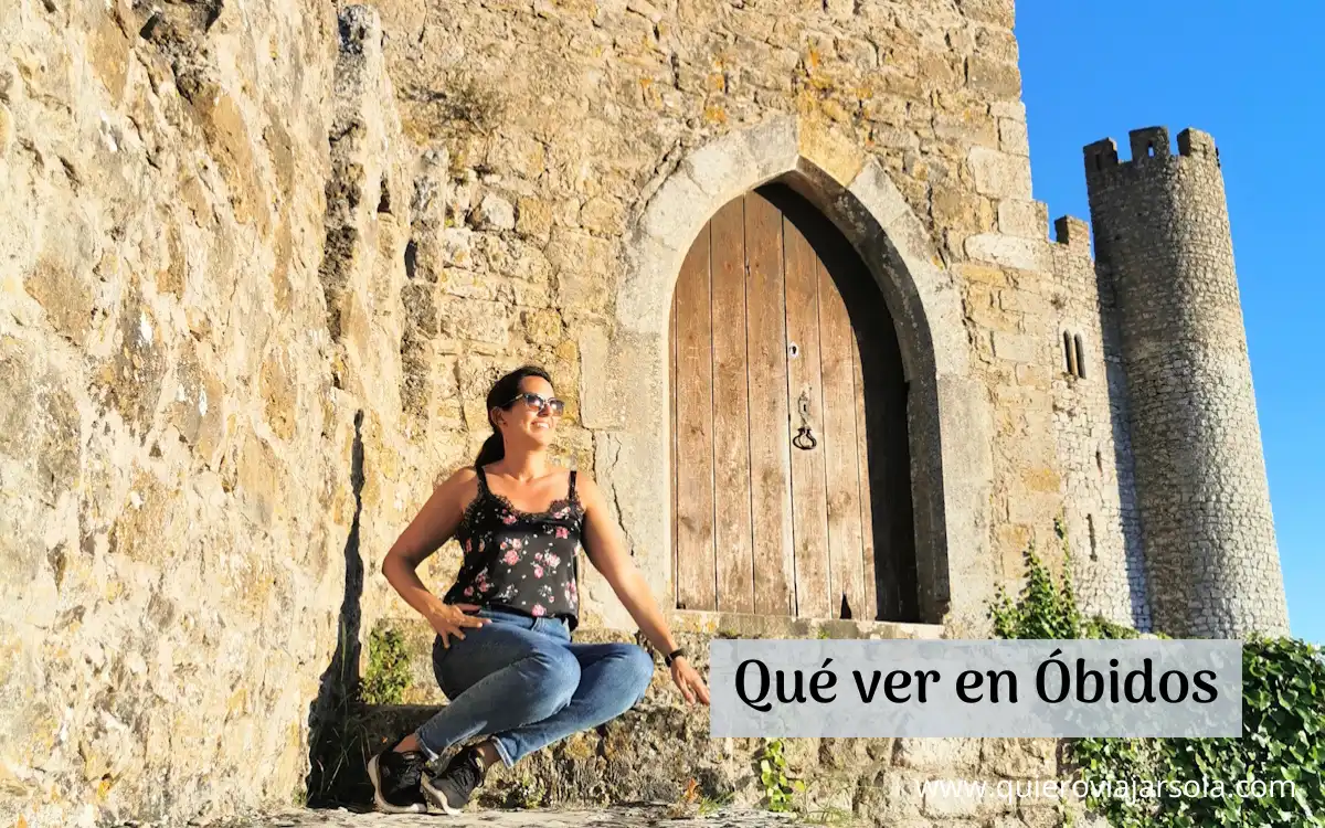 Yo a las puertas del castillo de Óbidos