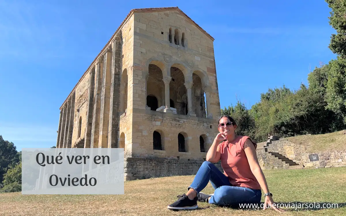 Yo en Santa María del Naranco en Oviedo