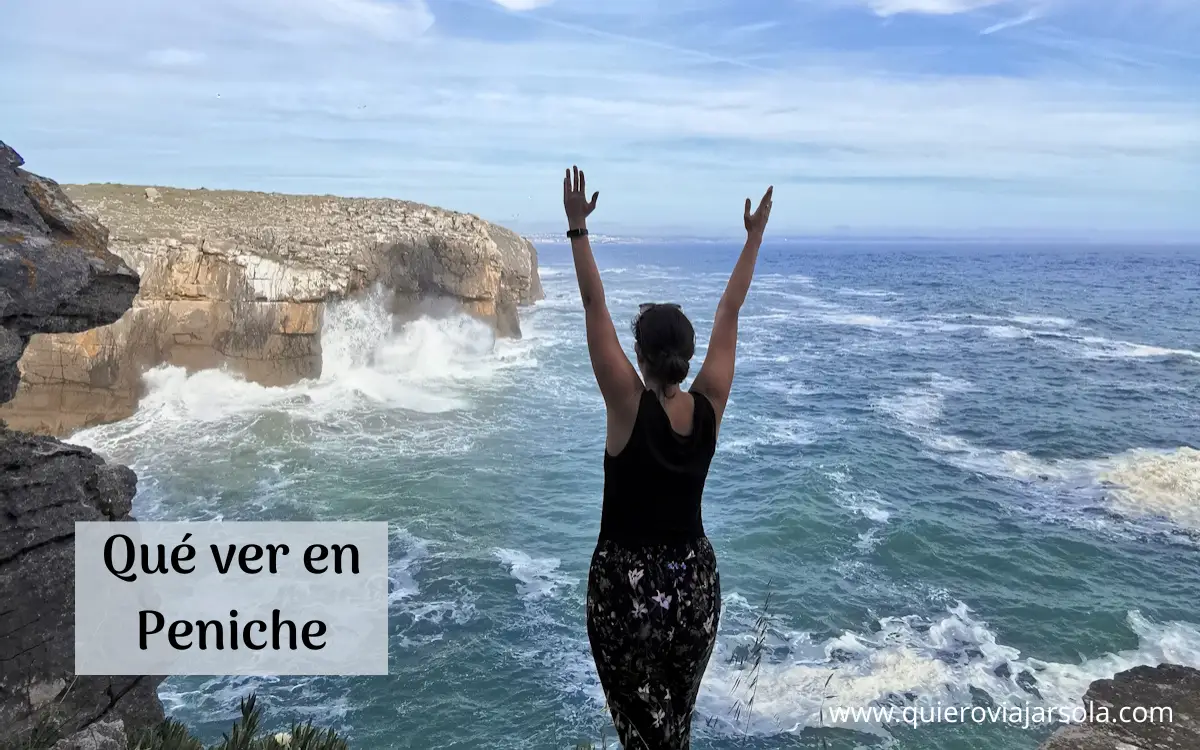 Yo en los acantilados cercanos a Peniche