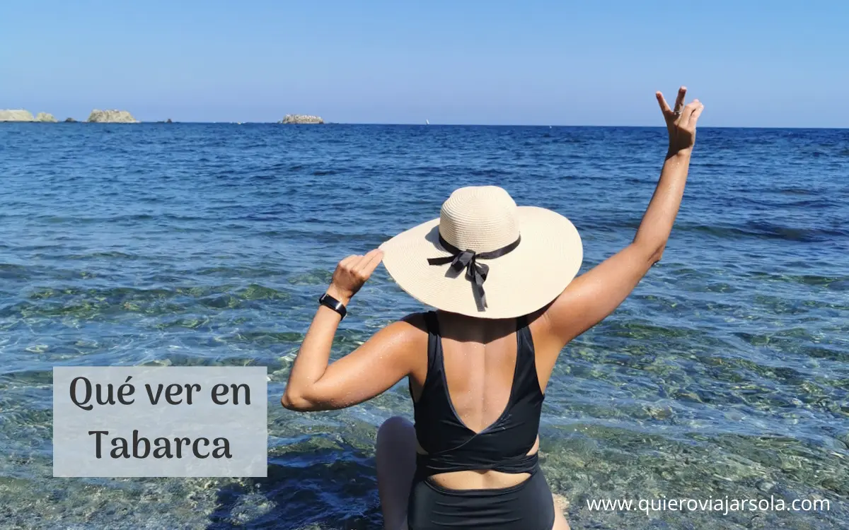 Yo disfrutando de las playas de Tabarca