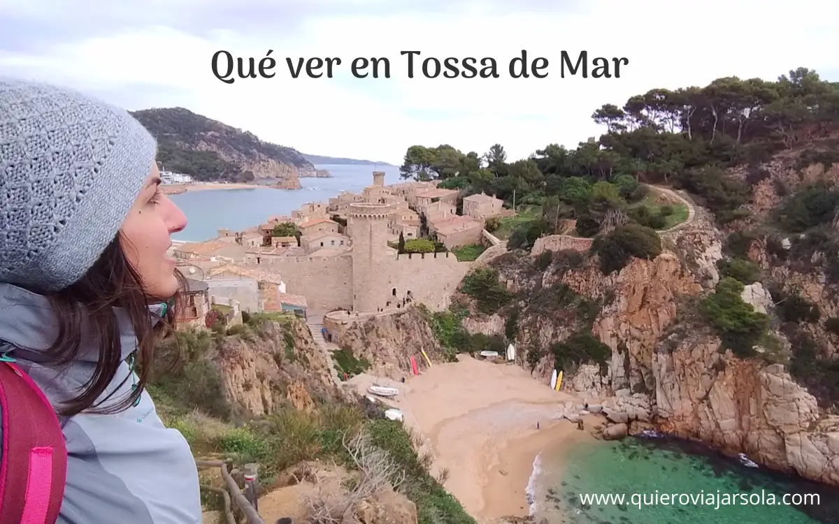 Yo admirando el paisaje en Tossa de Mar desde el Camino de Ronda