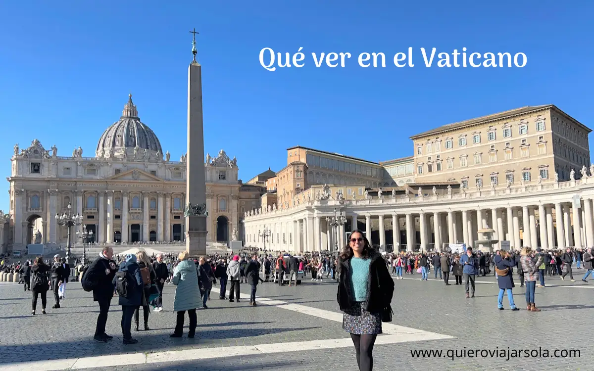 Yo en la plaza de San Pedro del Vaticano
