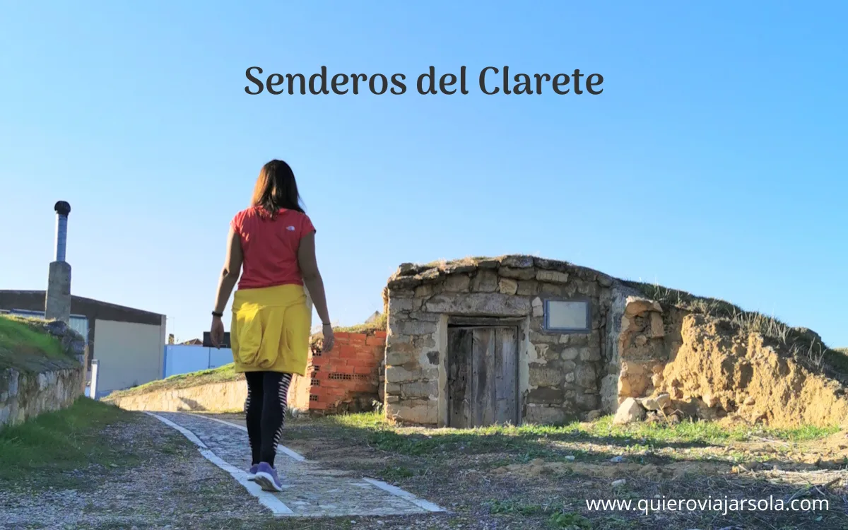 Yo paseando por el barrio de bodegas de Mucientes